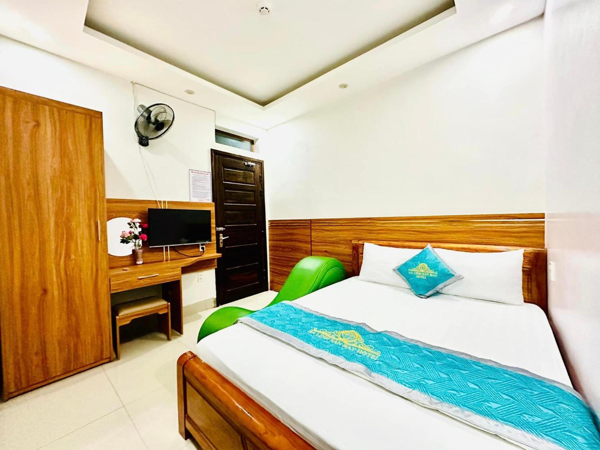 Ha Linh Hotel Db - By Bay Luxury Diện Biên Phủ エクステリア 写真
